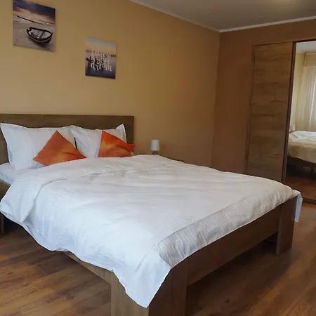 Seafront Faleza Nord Апартаменти